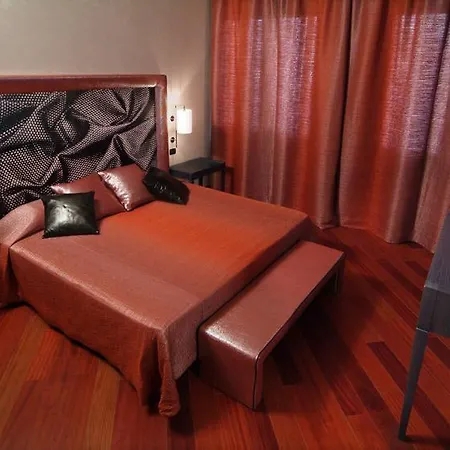 ホテル ホテル レオン ドロ サッスオーロ