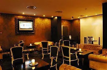 莱昂多罗酒店