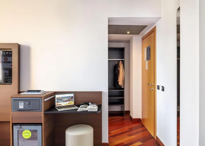 فندق B&B Hotel Sassuolo ساسْوولو